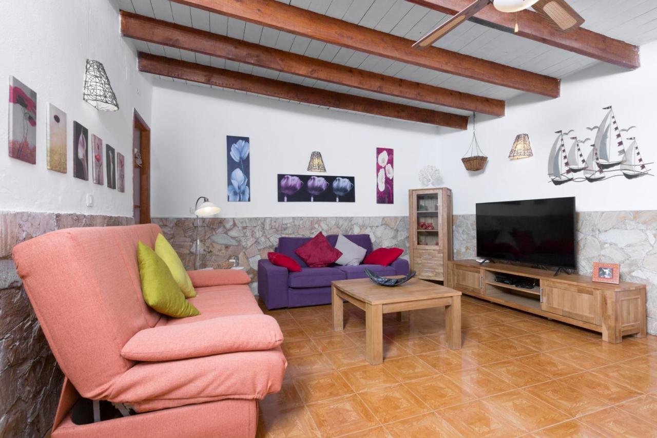 Home2Book Quiet Villa With Private Pool Triquivijate Екстериор снимка