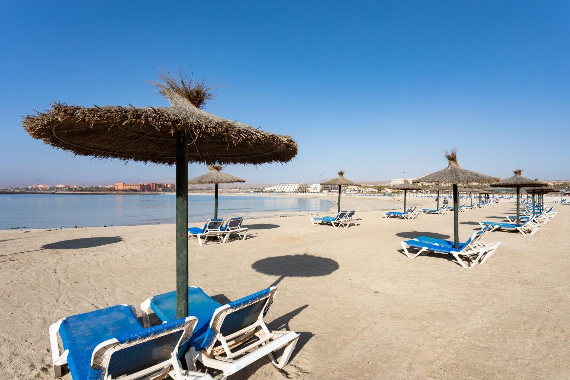 Home2Book Quiet Villa With Private Pool Triquivijate Екстериор снимка