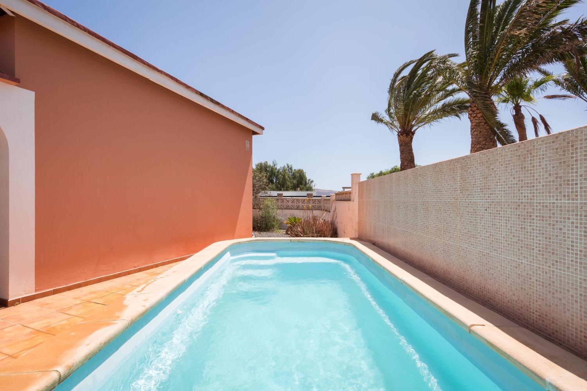 Home2Book Quiet Villa With Private Pool Triquivijate Екстериор снимка