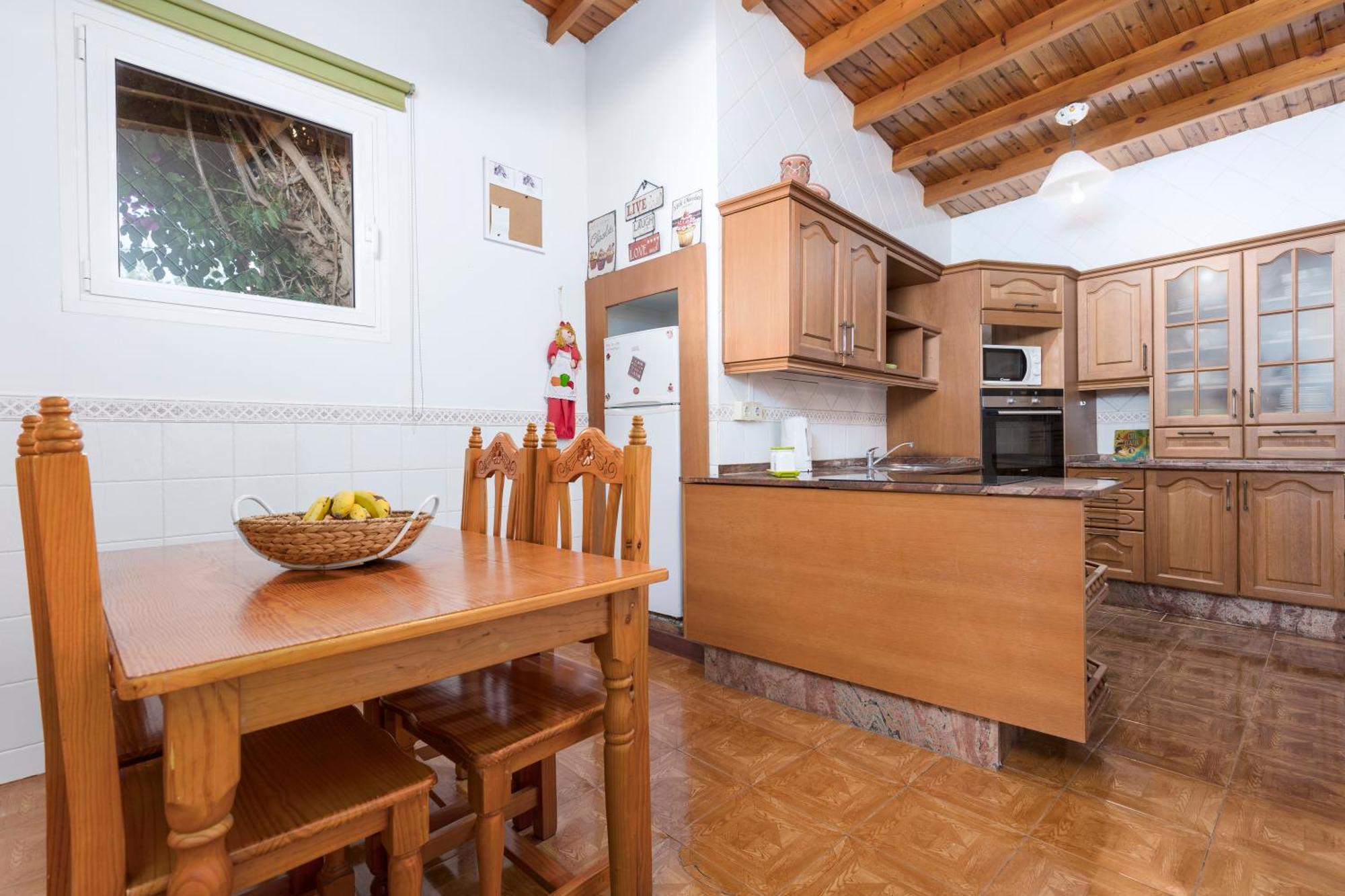 Home2Book Quiet Villa With Private Pool Triquivijate Екстериор снимка
